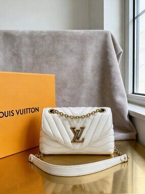 Louis Vuitton New Wave Chain Bag MM White